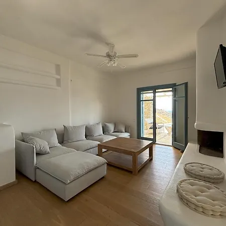 Almyra Red וילה *