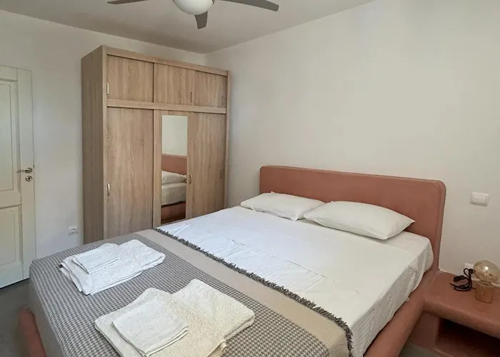 빌라 Almyra Red 키트노스