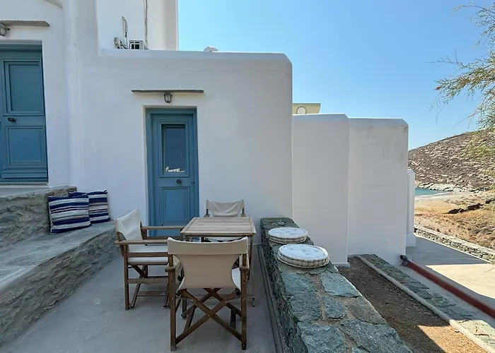 Almyra Red 빌라 키트노스